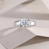 Solitaire Round Cut Moissanite Ring - Ceerom