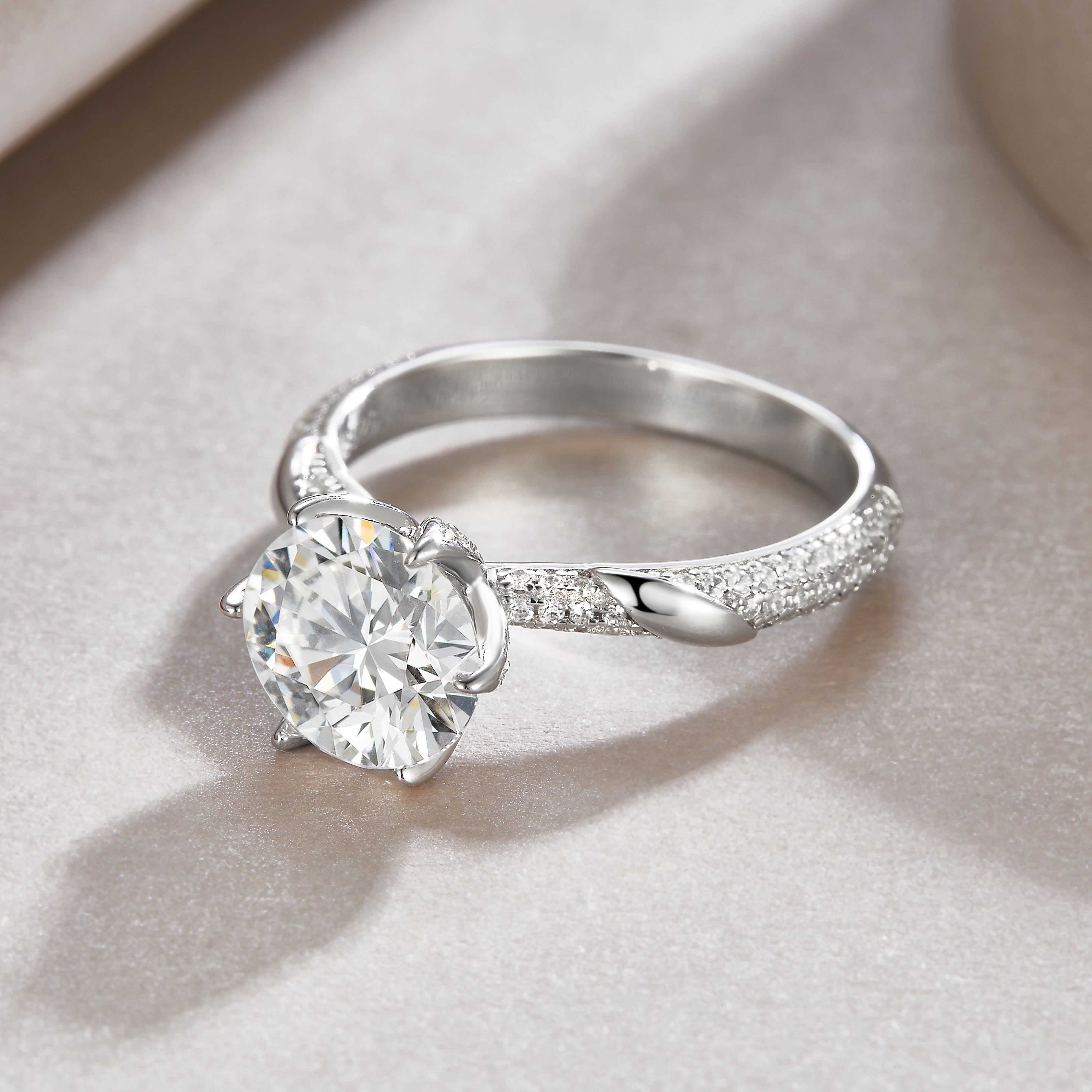 Halo Round Cut Moissanite Engagement Ring - Ceerom