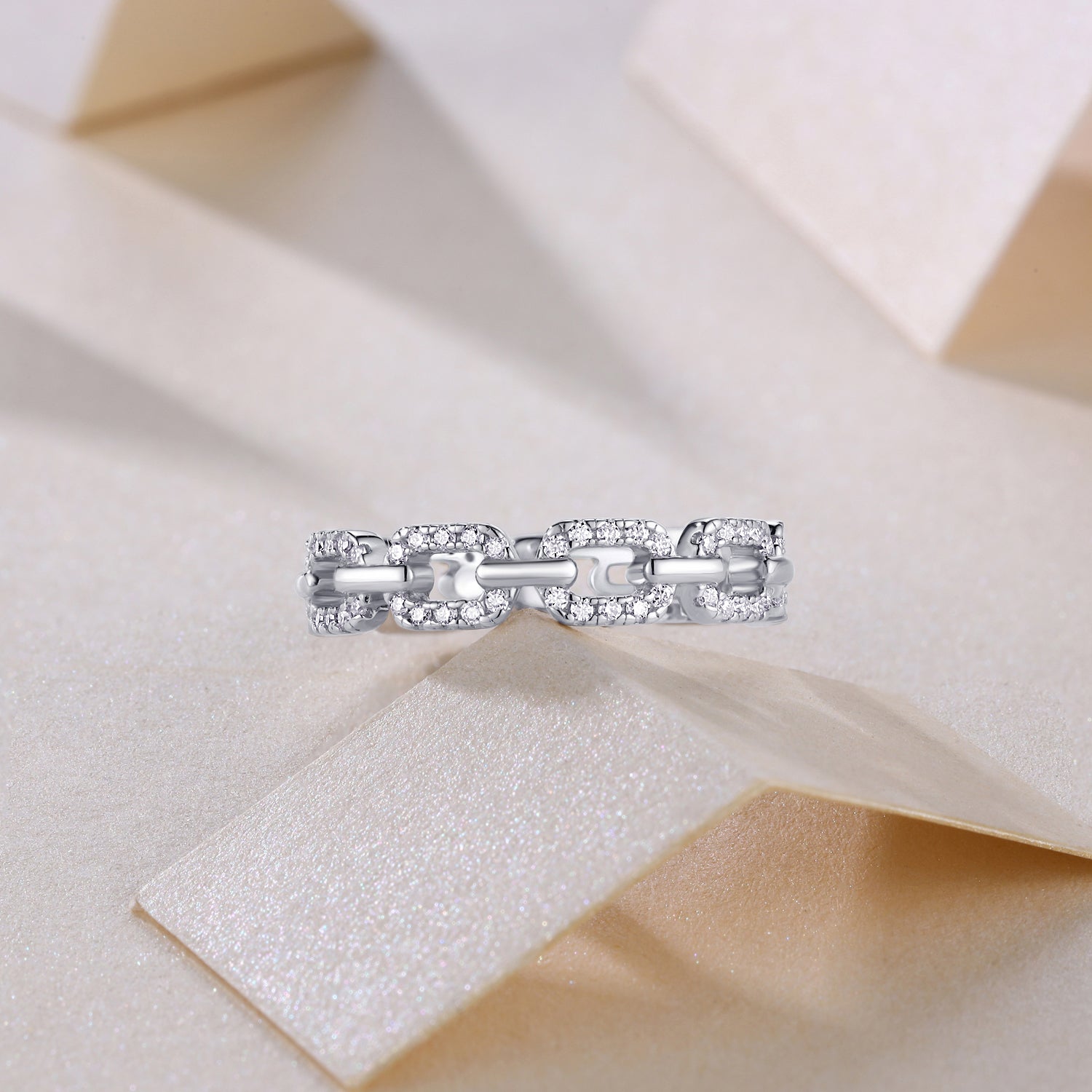 Round Cut  Moissanite Chain Ring - Ceerom