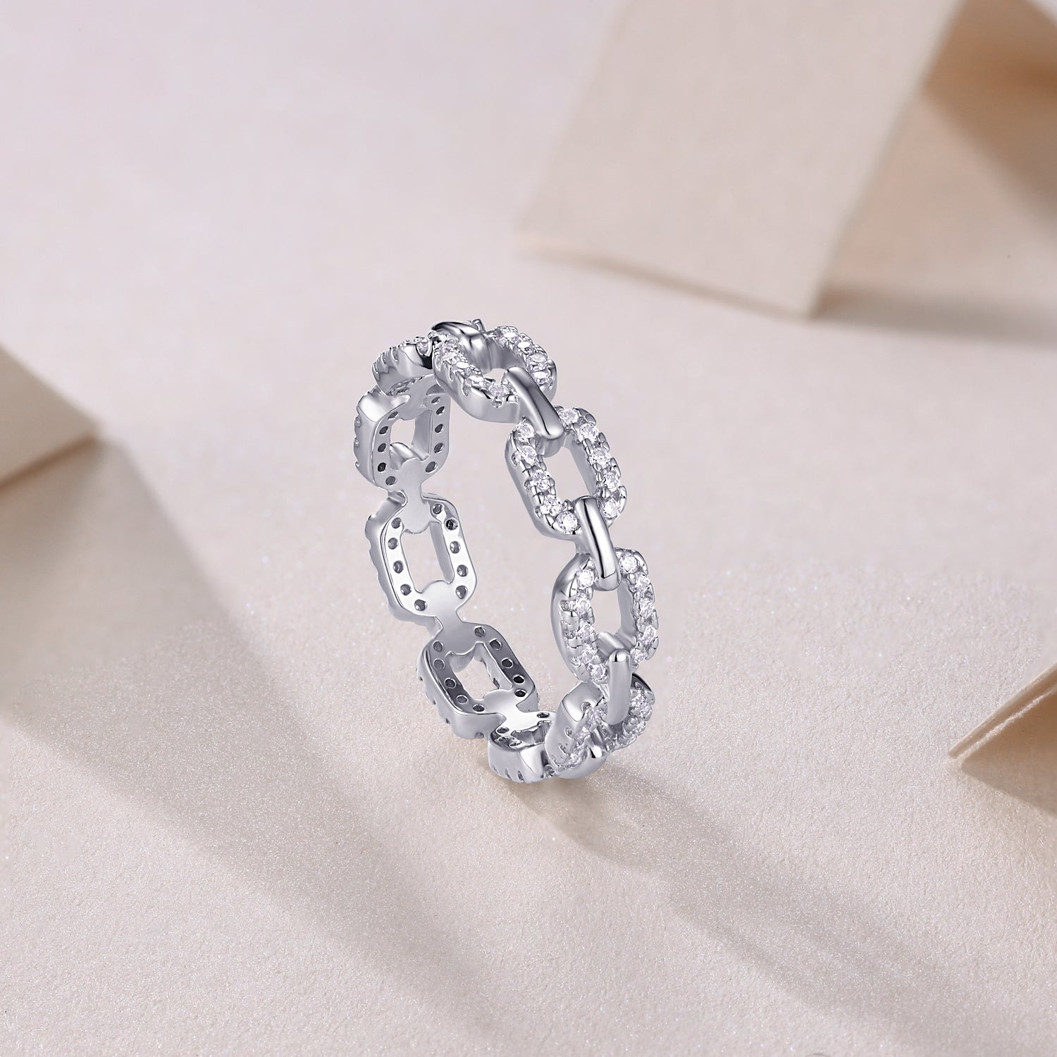 Round Cut  Moissanite Chain Ring - Ceerom