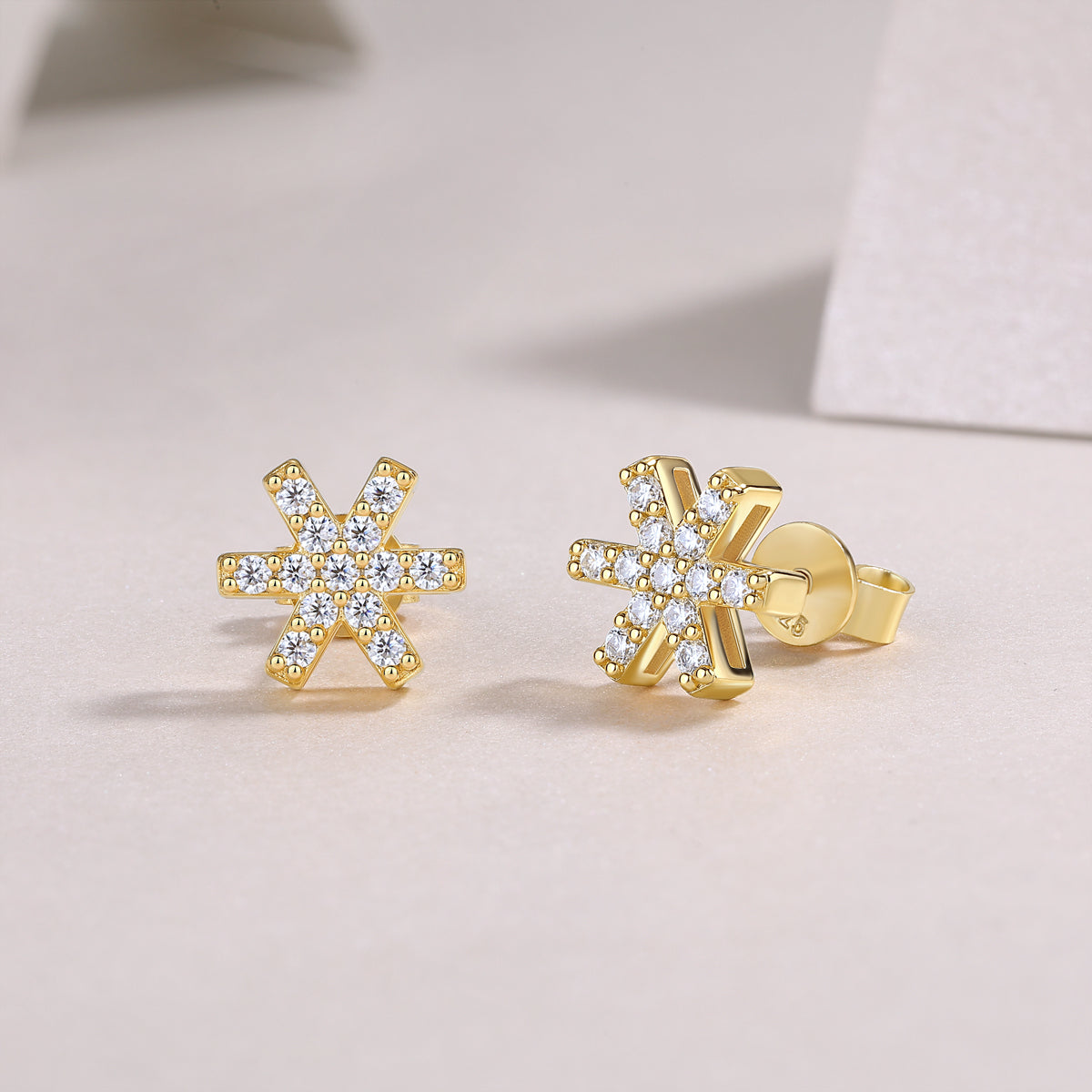 Snowflake Design Moissanite Stud Earrings - Ceerom