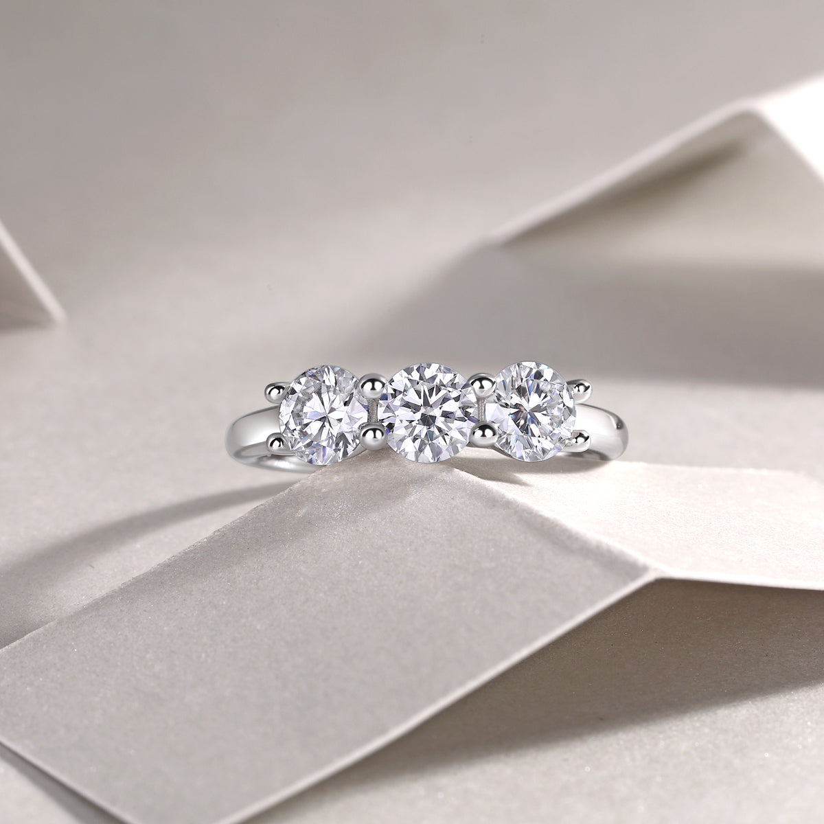 Three Round Moissanite Weeding Band Ring - Ceerom