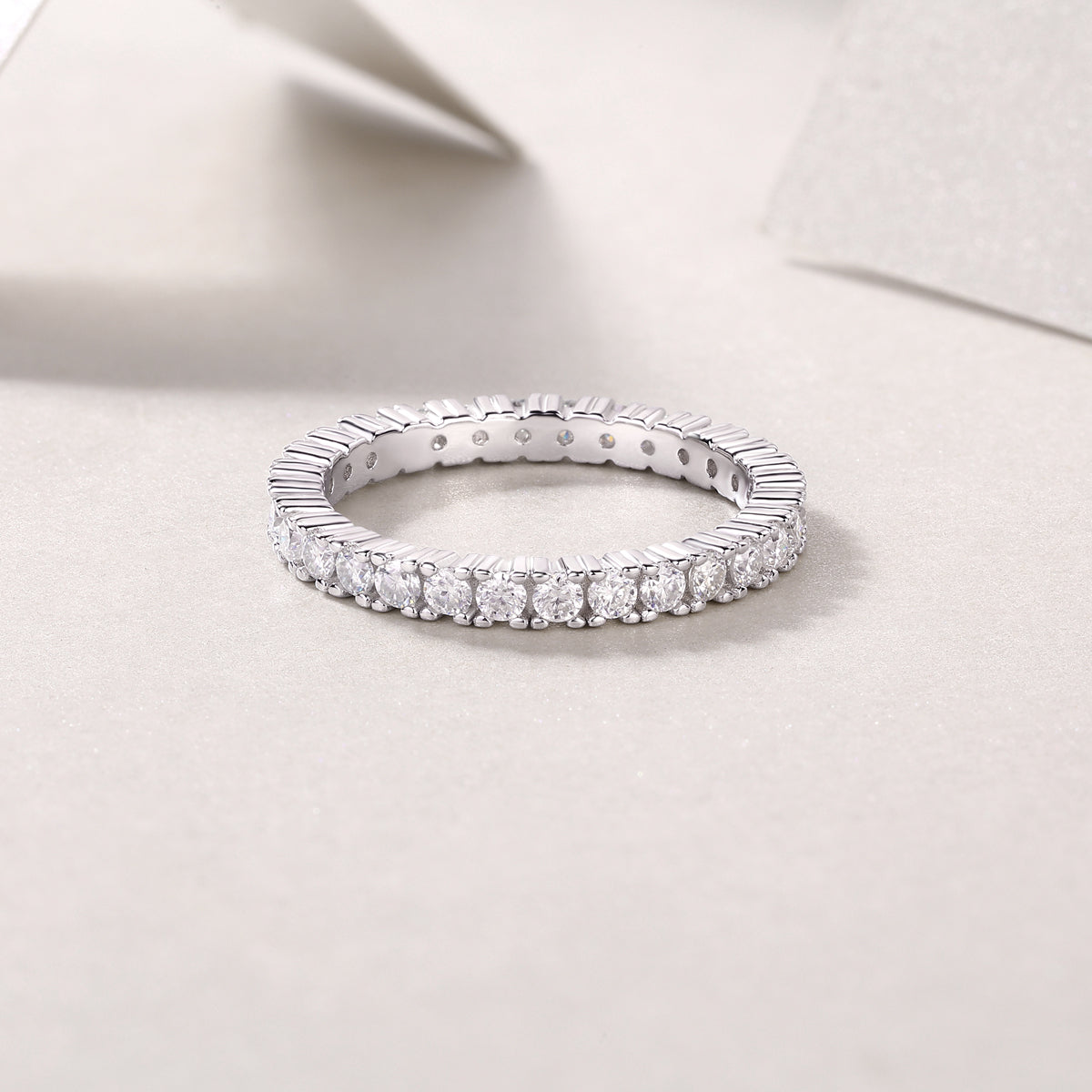 Minimalist Pave Weeding Band Ring - Ceerom