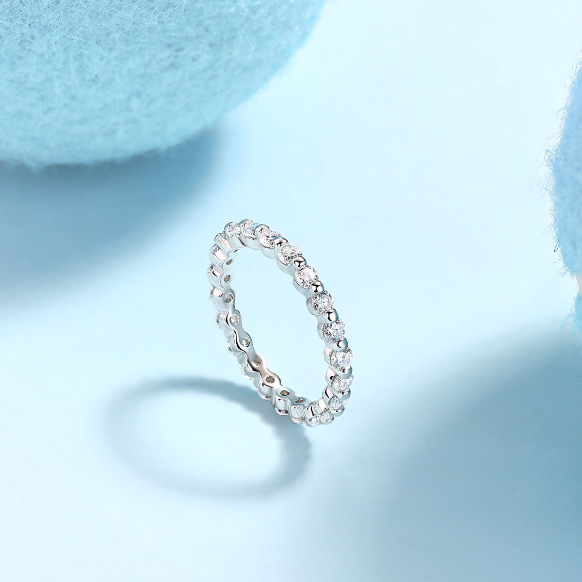 Round Cut Moissanite Band Ring - Ceerom