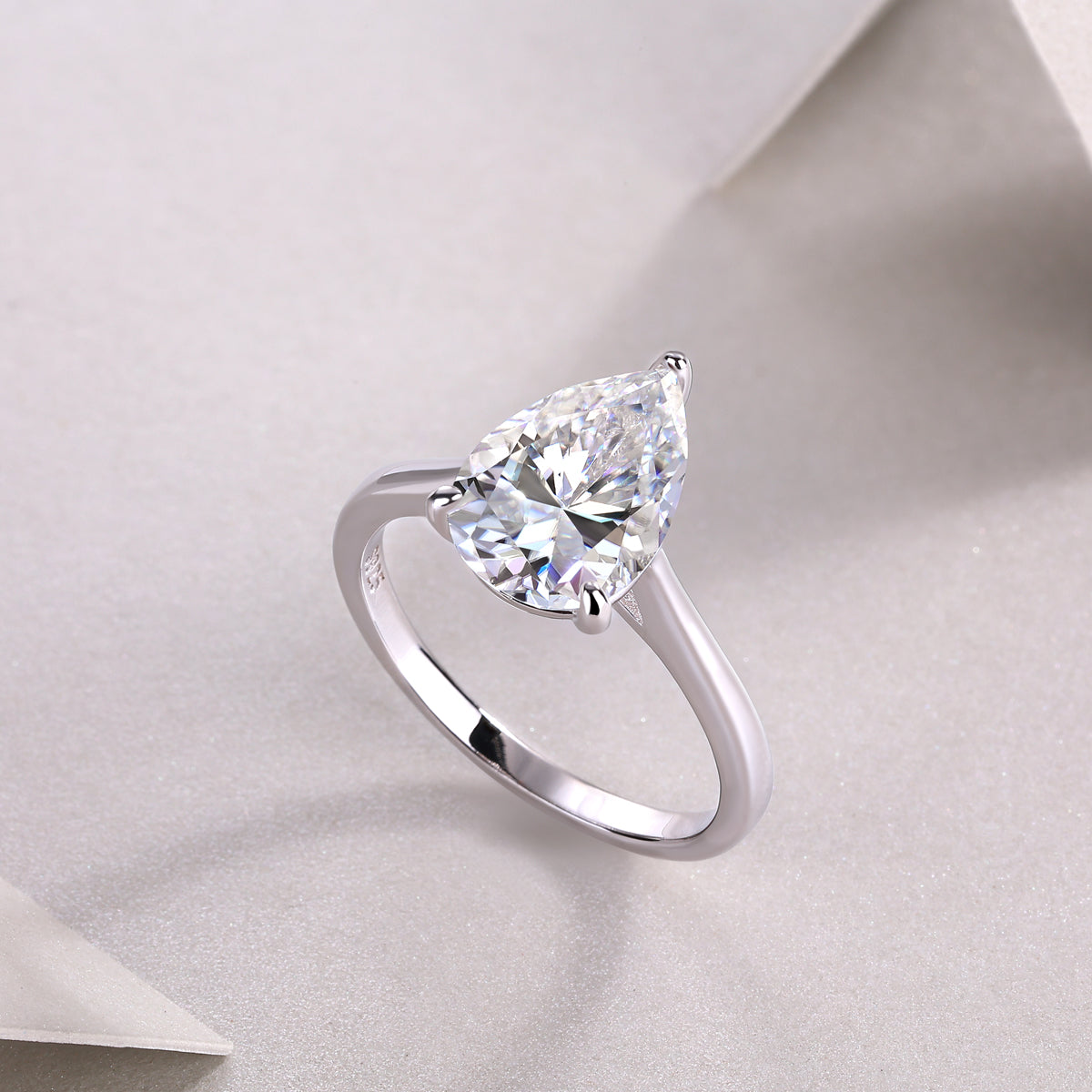 Solitaire Pear Shaped Moissanite Ring - Ceerom