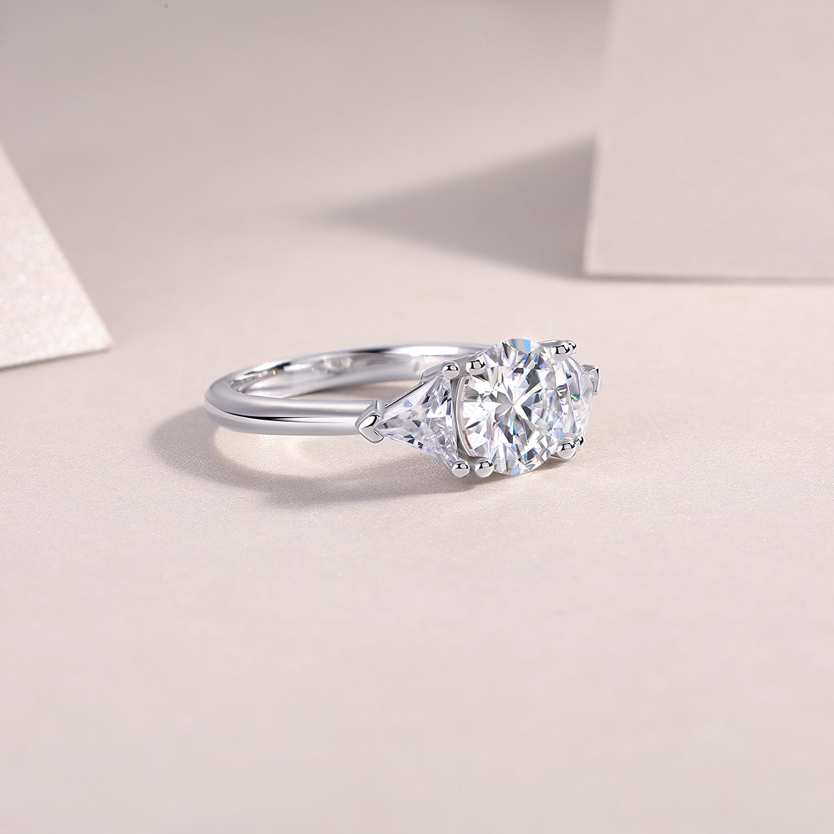 Three Stone Round Cut Moissanite Wedding Ring - Ceerom