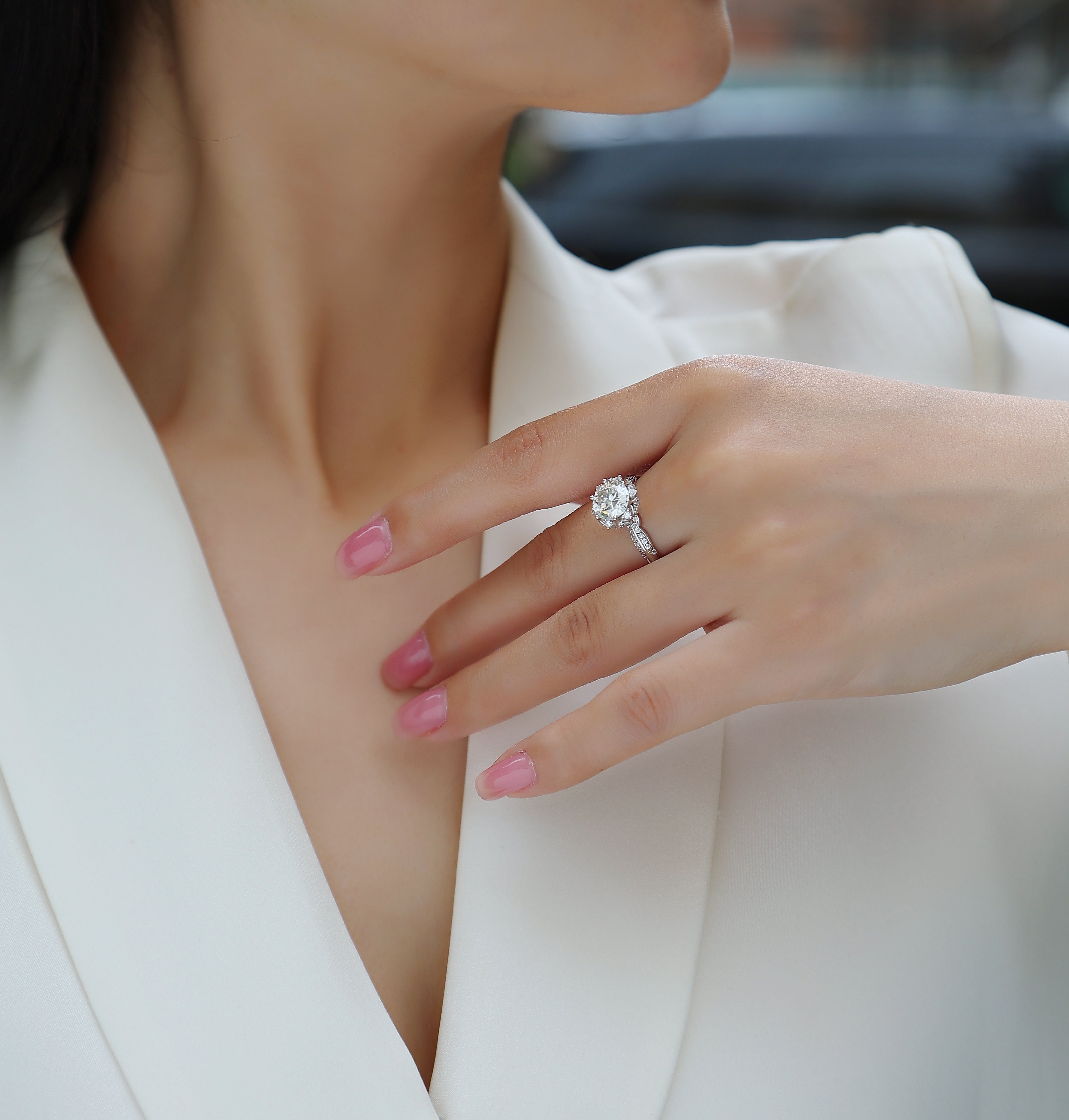 Round Moissanite Engagement Ring - Ceerom