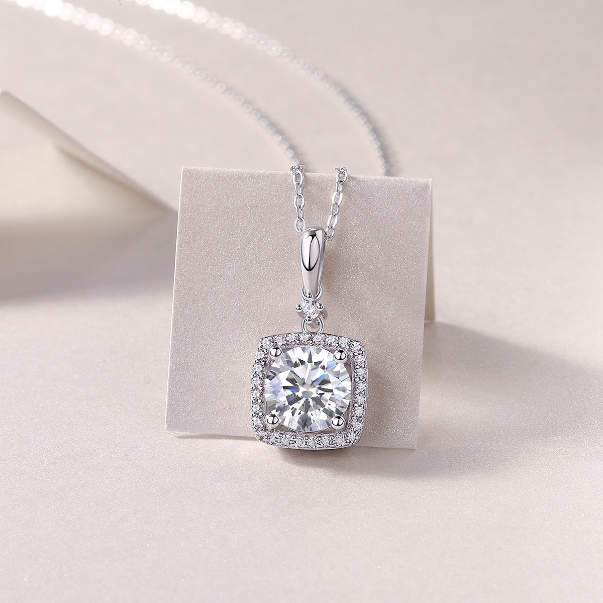Moissanite Round Cut Pendant Necklace - Ceerom