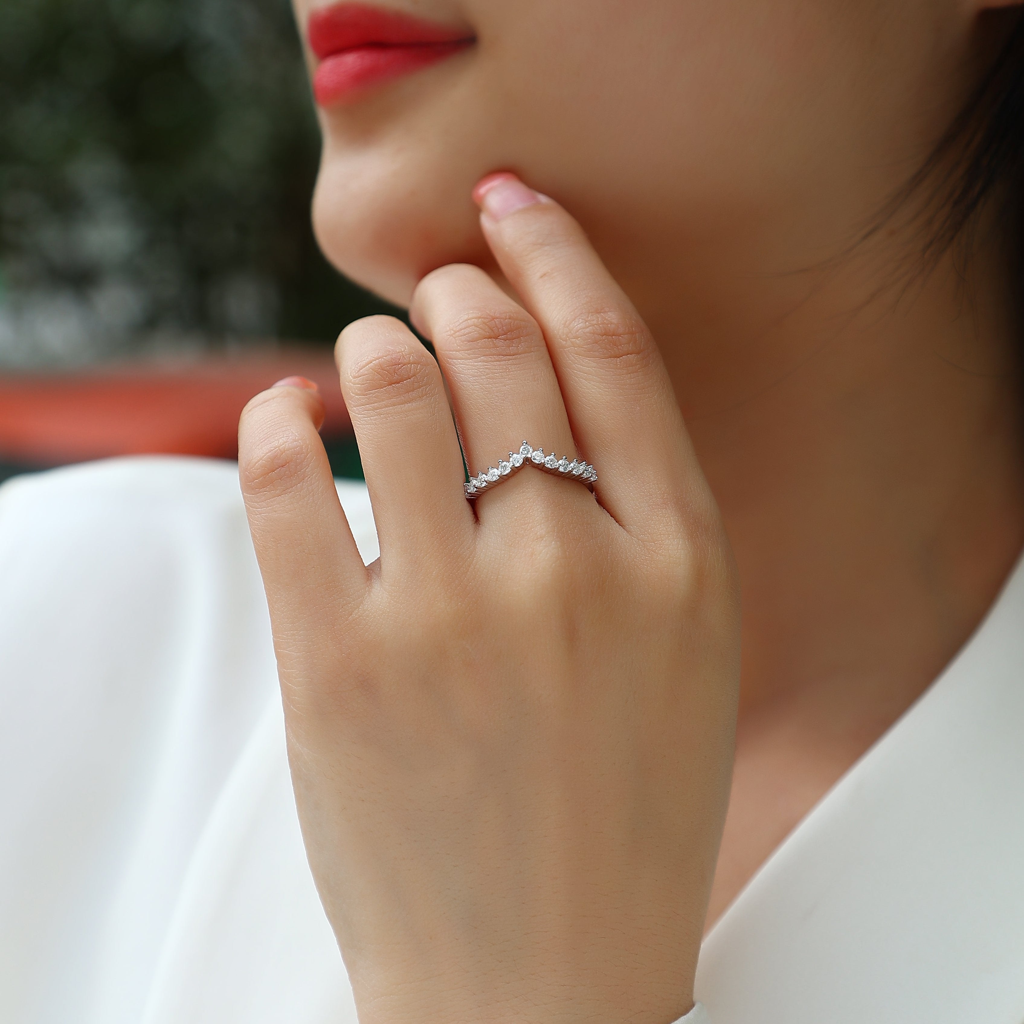 Moissanite Curved Silver Band Ring - Ceerom