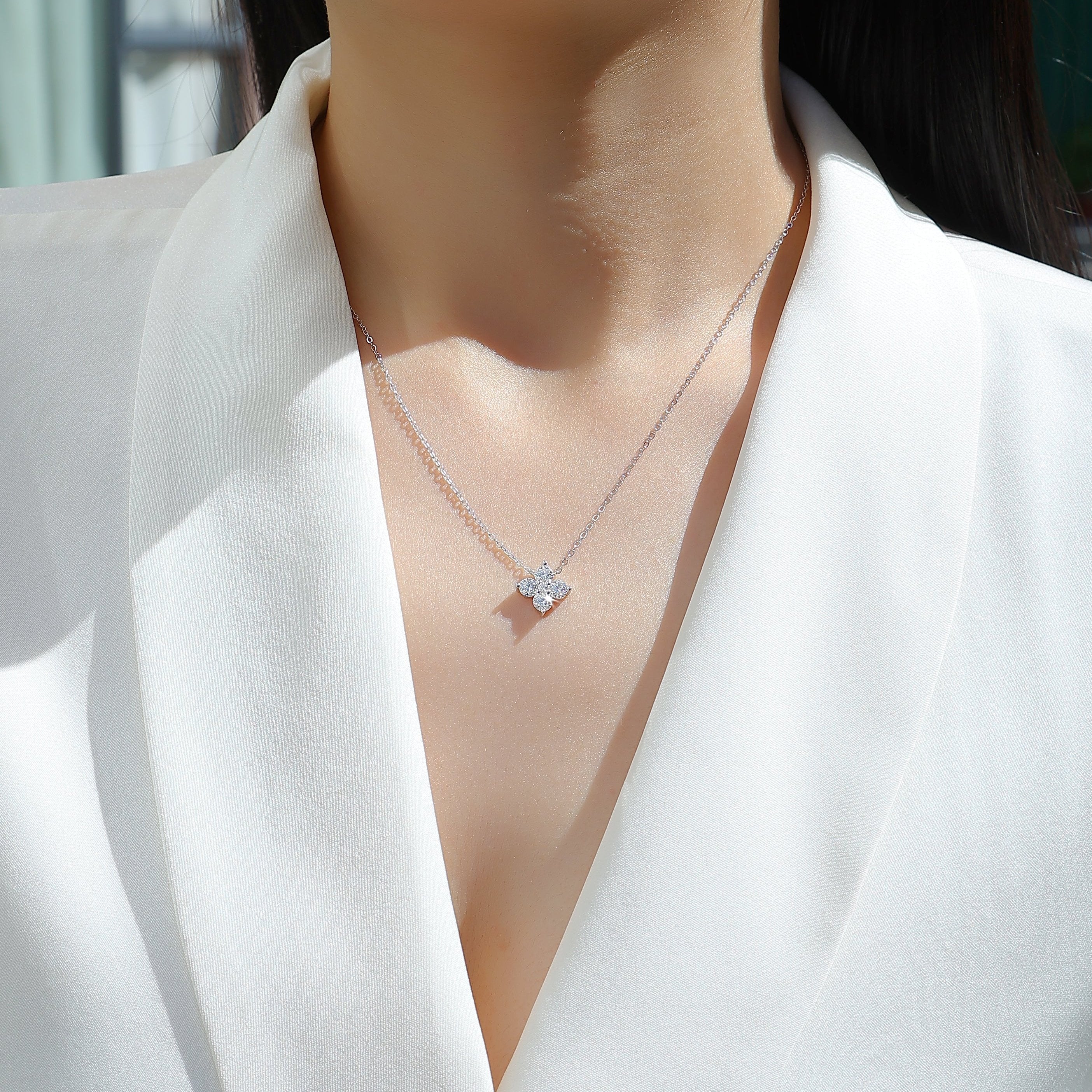 Flower Design Moissanite Pendant Necklace - Ceerom