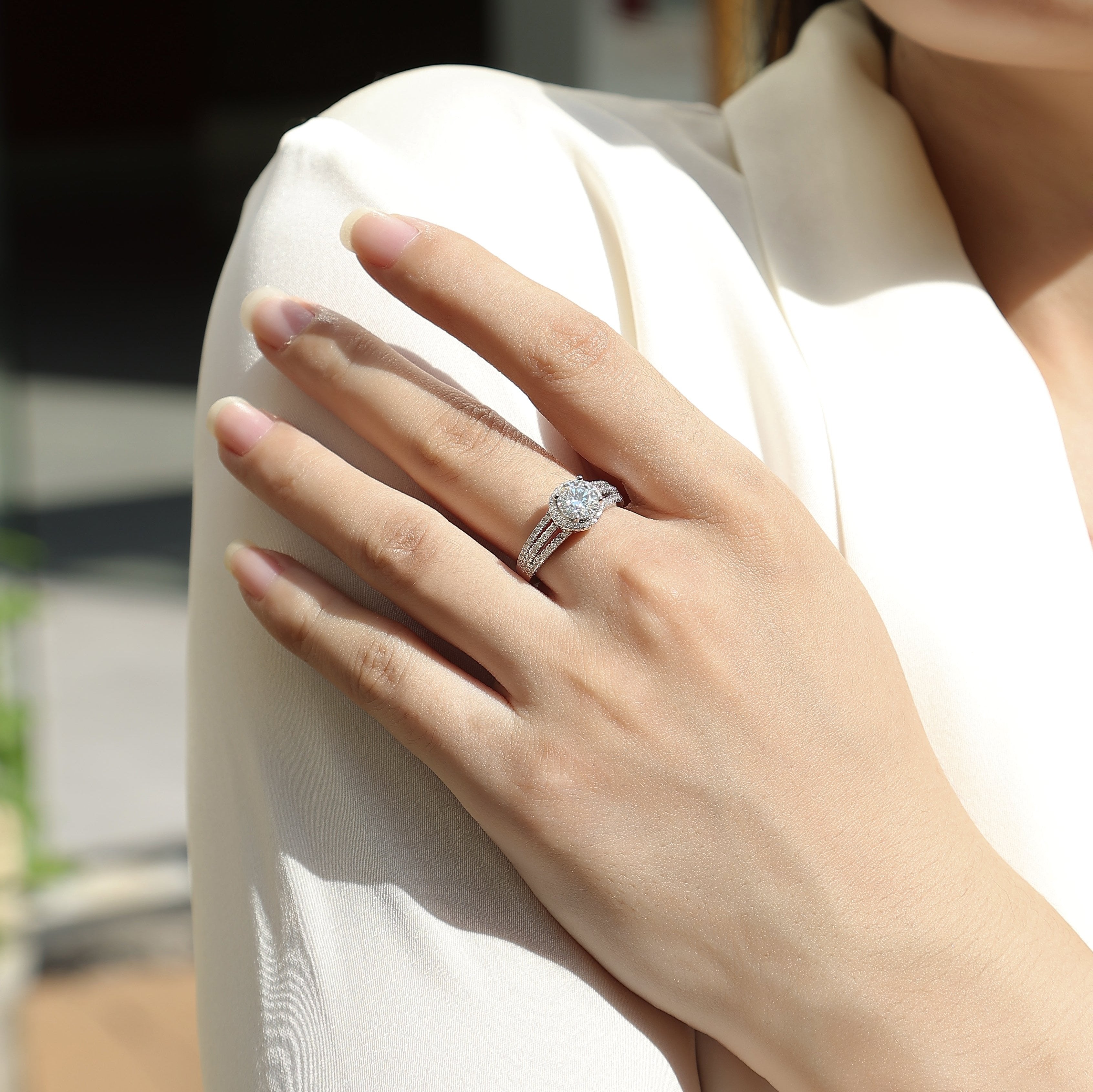 Halo Round Cut Moissanite Engagement Ring - Ceerom