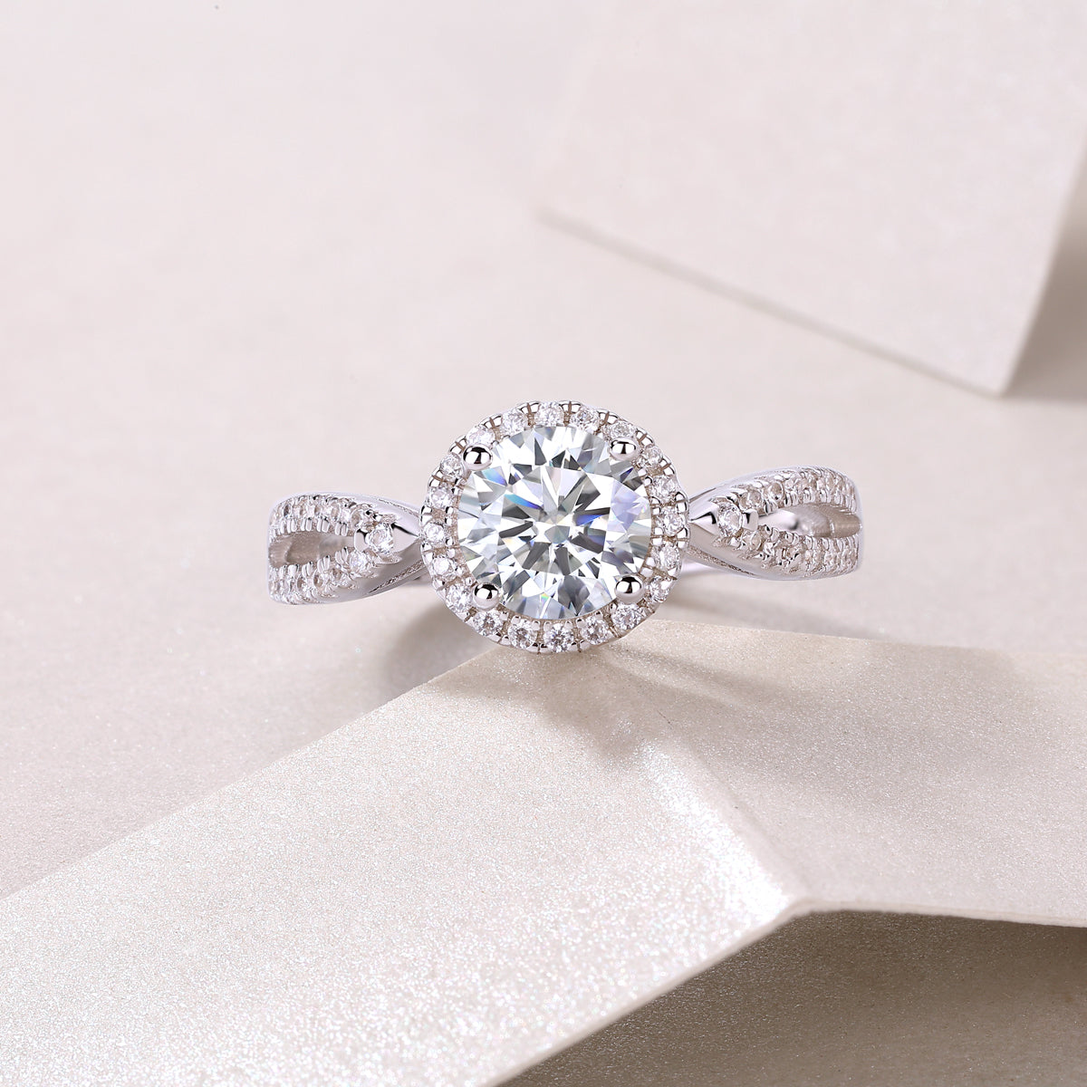 Round Cut Moissanite Unique Engagement Ring - Ceerom