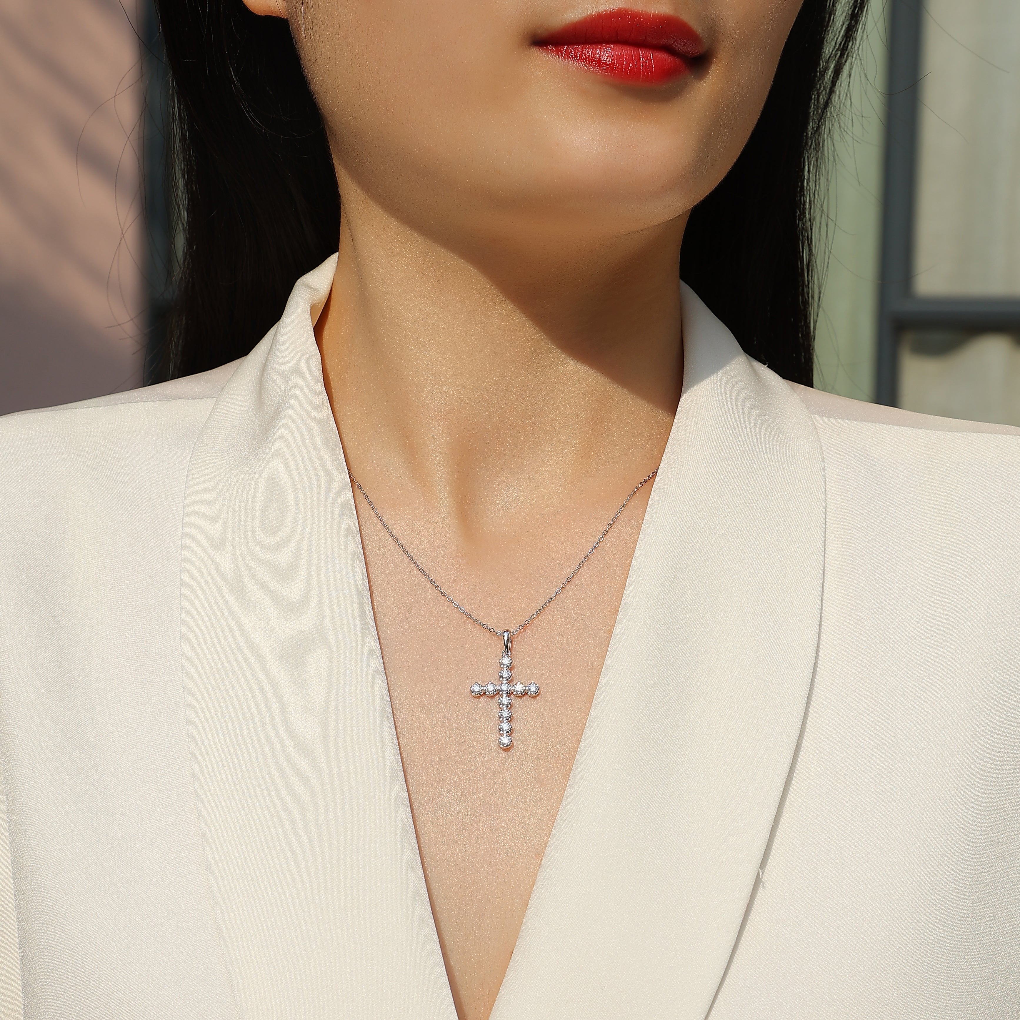 Round Moissanite Cross Pendant Necklace - Ceerom