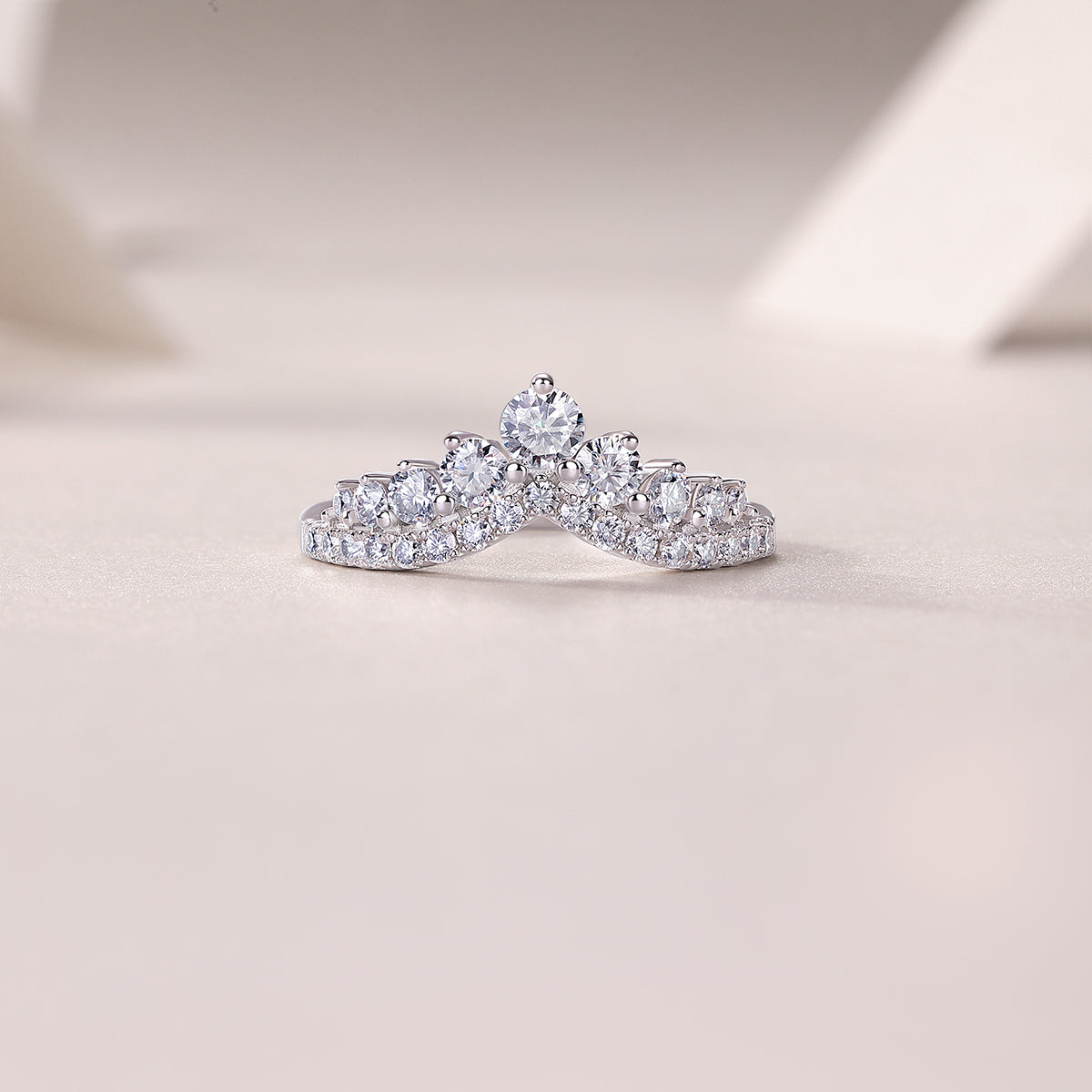 Moissanite Crown Wedding Band - Ceerom