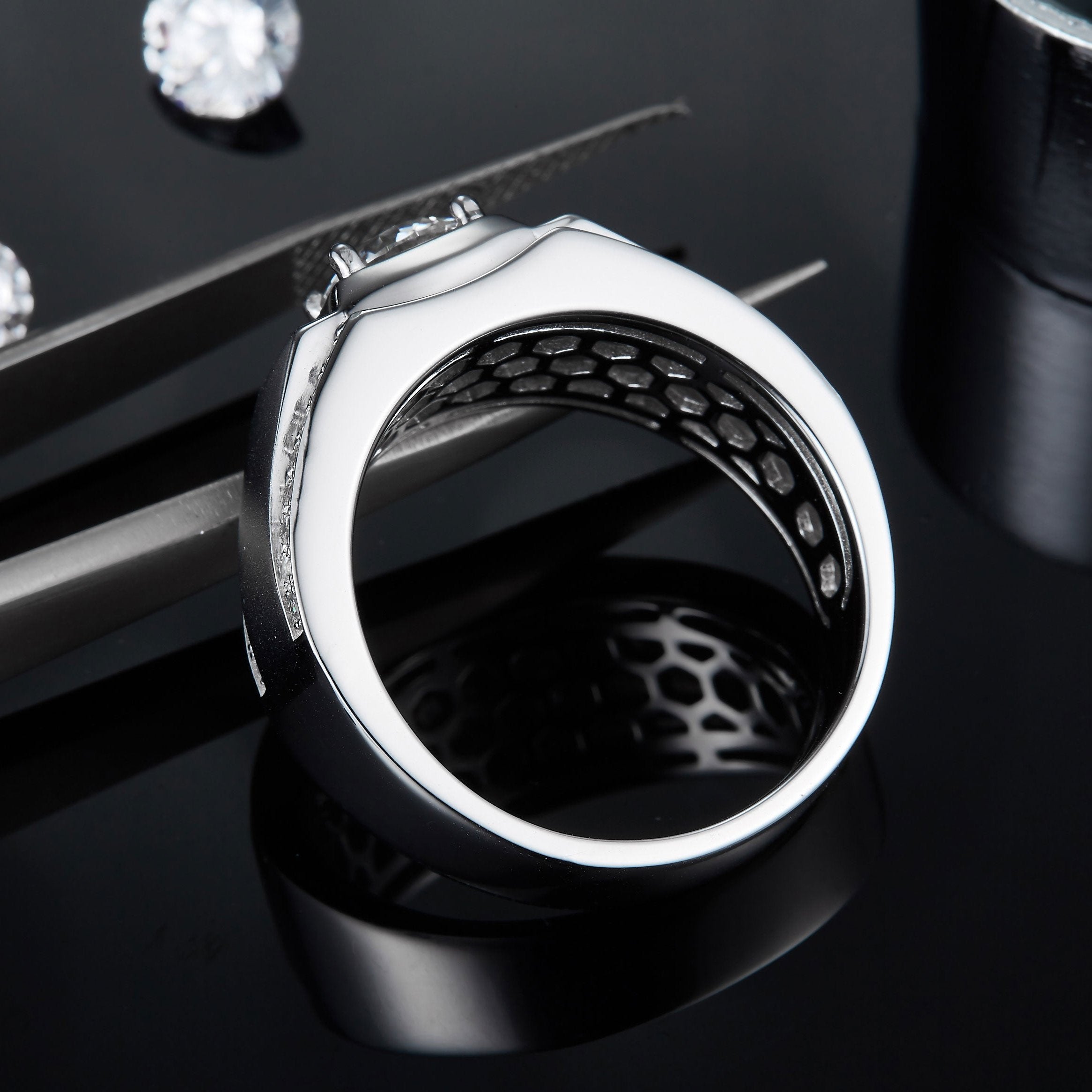 Round Moissanite Wedding Men's Ring - Ceerom