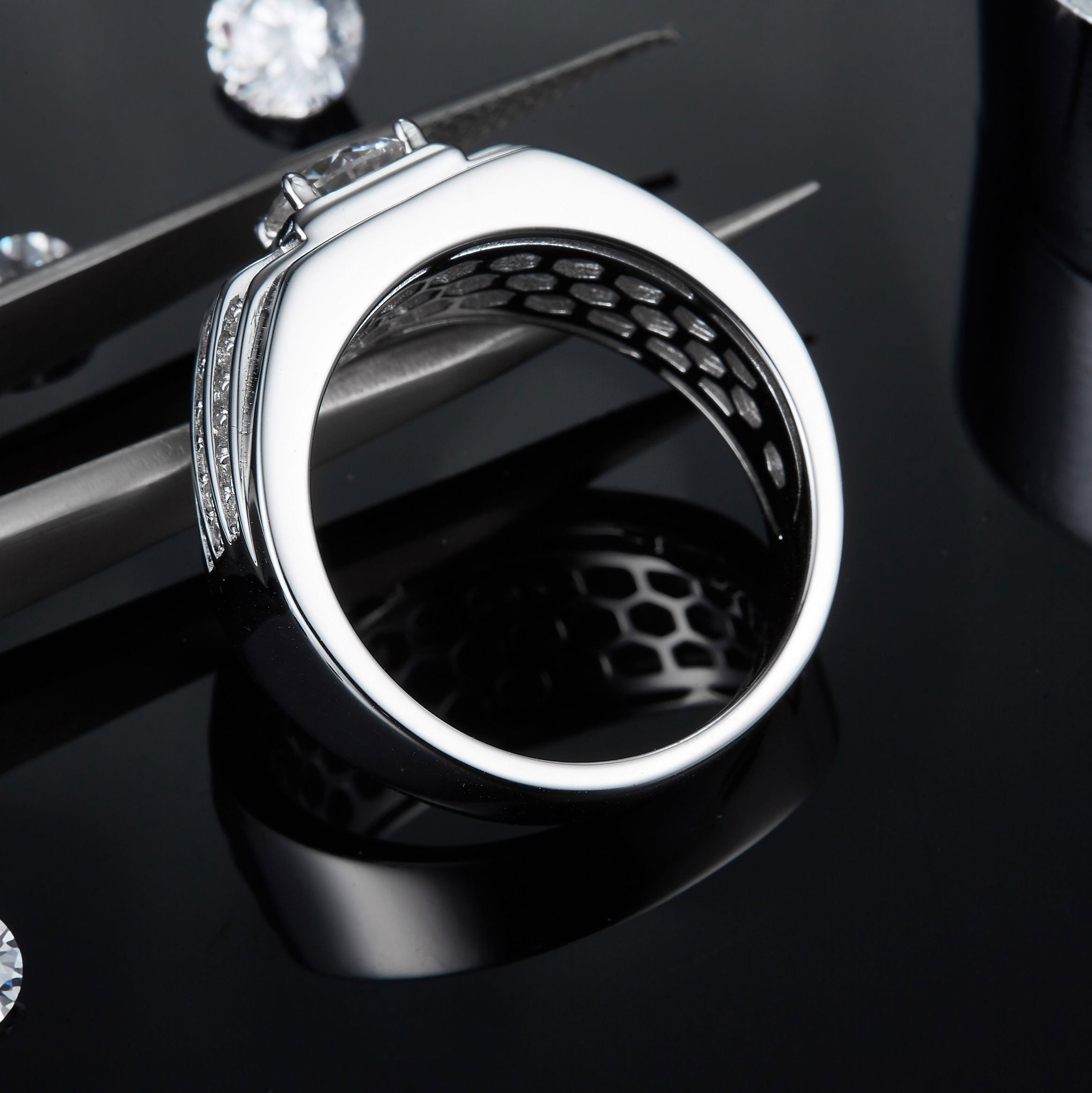 Men's Round Moissanite Halo Engagement Ring - Ceerom